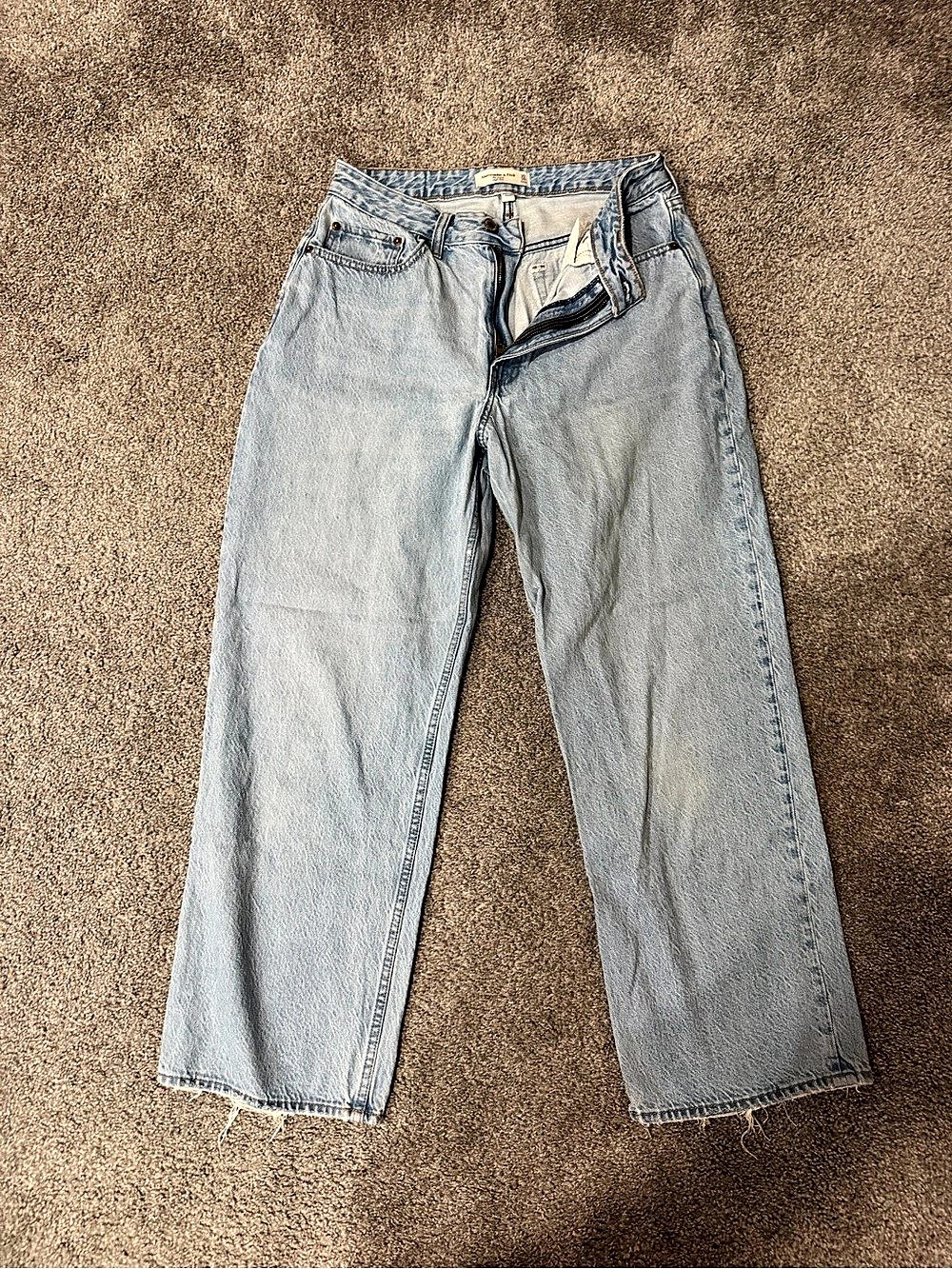 Abercrombie & Fitch Loose High Rise Size 30